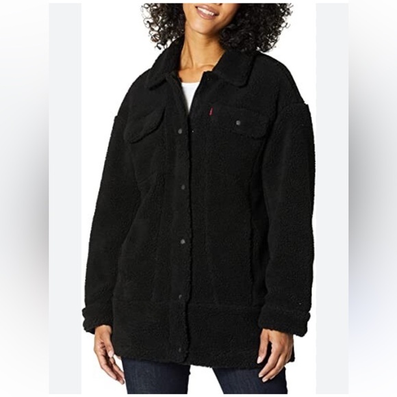 Levi's Women's Oversized Long Sherpa Trucker Jacket Black - Picture 1 of 3